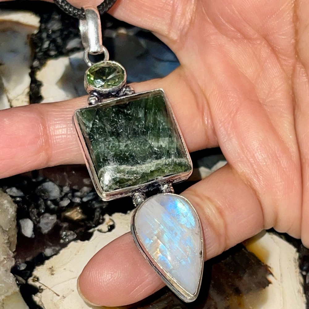 Silver Sheen Seraphinite & Rainbow Moonstone Pendant 2 7/8”
